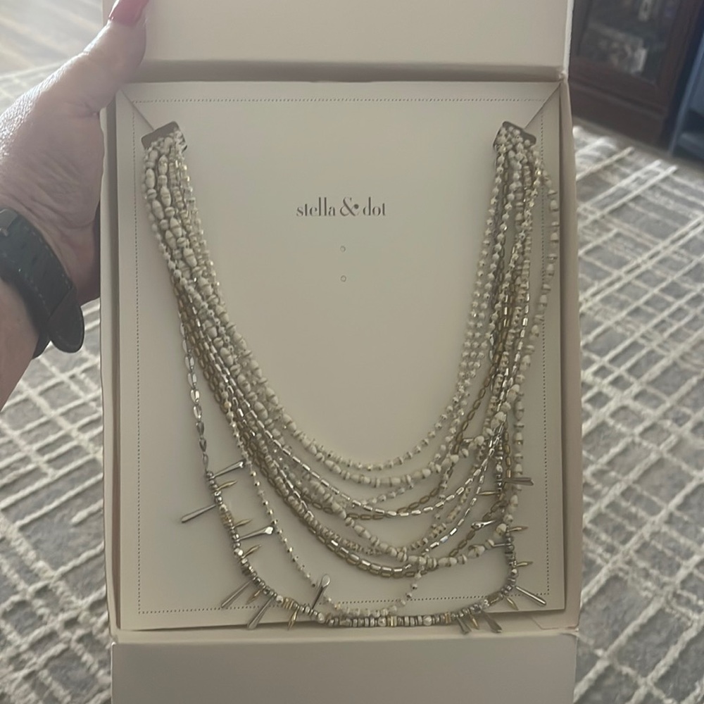 Stella & Dot Sullivan Necklace